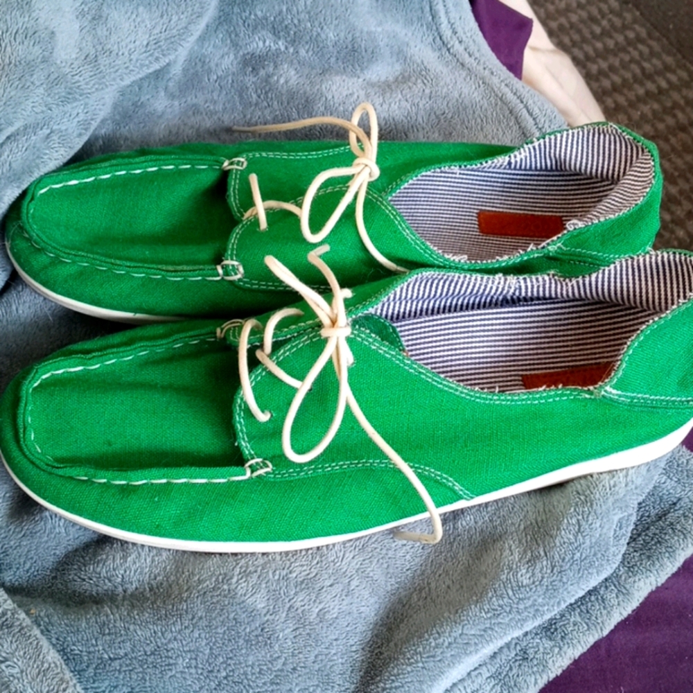Olukai green shoes